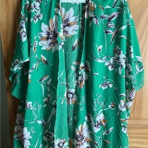 Maurices Green Floral Kimono Top